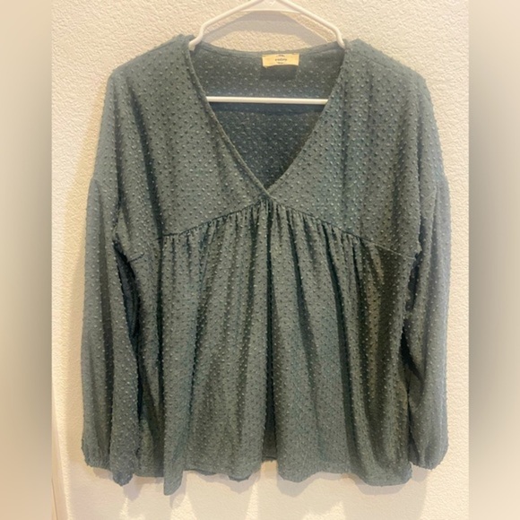 Entro sage green long sleeve top - Picture 1 of 1